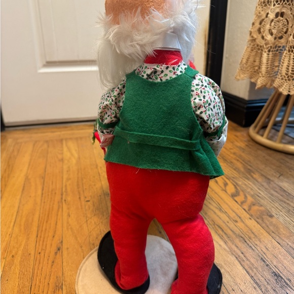 Annalee Red and Green Holiday Decor Figures - Picture 3 of 11